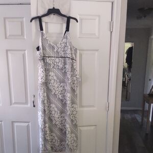 cabi Glide Dress NWT Black And White Size Large . Fully Lined Adjustable Straps